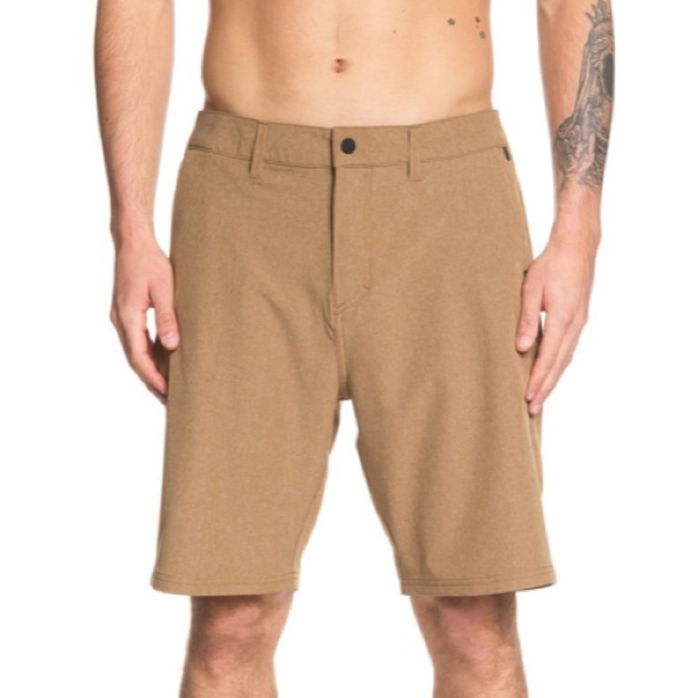 🤙 SALE Like New Quiksilver Amphibian Boardshorts